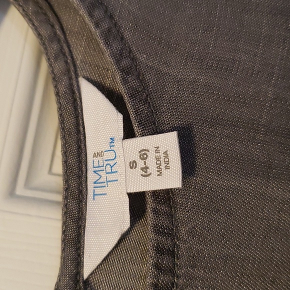 NWT Time and Tru Peplum Crinkle Ruffle Blouse, Size Small - Picture 7 of 8